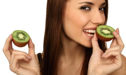 Makan Kiwi Dengan Kulitnya: Rahasia Kesehatan Tak Terduga!
