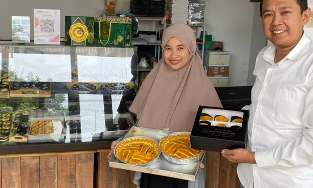 Menengok Produksi Pie Nanas Tanpa Selai Khas Kota Blitar