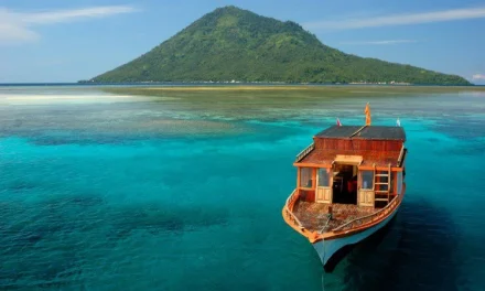 Keindahan Pulau Manado Tua: Surga Tersembunyi Di Manado