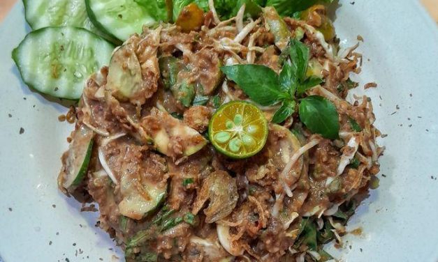 Lezatnya Karedok, Kuliner Khas Sunda Yang Bikin Ketagihan