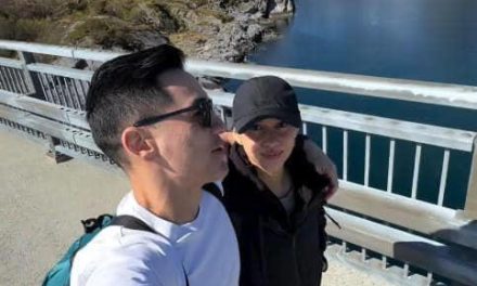 Anniversary Ke-20 Nana Mirdad & Andrew: Hiking Romantis