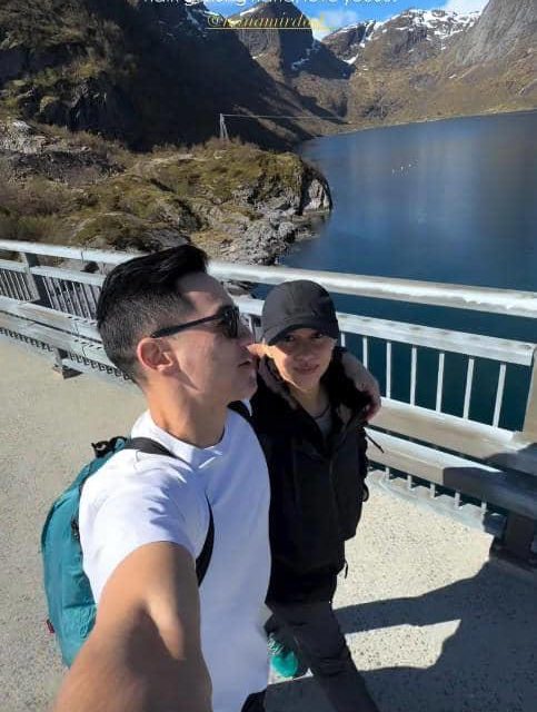 Anniversary Ke-20 Nana Mirdad & Andrew: Hiking Romantis