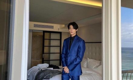 Elegan Dan Menawan, Byeon Woo Seok Pamer Aura Karismatik
