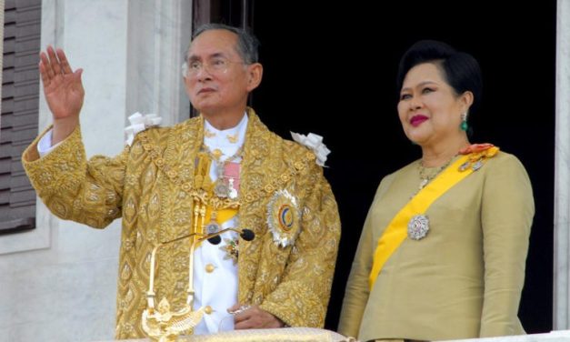 Tak Tergoyahkan! Ikatan Kuat Cinta Raja Bhumibol Dan Ratu Sirikit