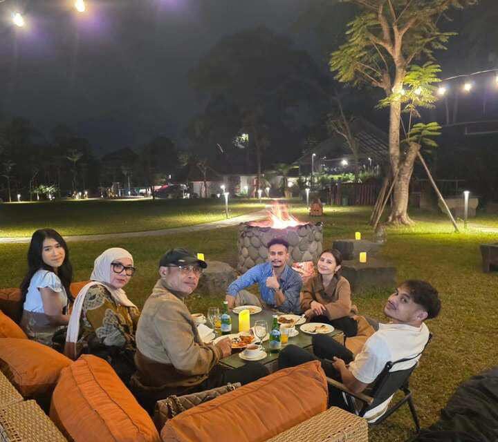 Suasana Hangat Liburan Prilly Latuconsina, Keluarga Dan Omara