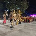 Ragam Karnaval Malam Merdeka: Bahlil Bertopi Rumbai, Bos BGN Bagi Kotak Makan