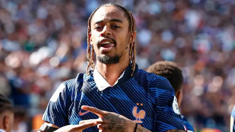 PSG Tutup Pintu! Bradley Barcola Tak Tersentuh Tawaran Liverpool
