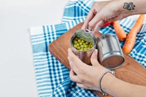 Waspada! Kemasan Menggembung Bisa Jadi Makanan Berbahaya