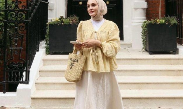 Makin Cerah! Intip Inspirasi Padu Padan Baju Warna Kuning
