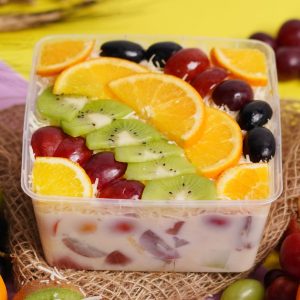 Makin Segar! Salad Buah Penuh Potongan Buah & Saus Creamy