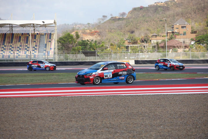 Hasil Maksimal! GR Garage Auto2000 Raih Podium Di Mandalika