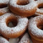 Gurih Maksimal! Donat Kampung Dengan Taburan Gula Halus