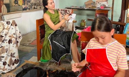 Liburan Edukasi Olivia Jensen & Anak Di Cirebon: Belajar Budaya