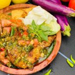 Renyah Di Luar! Ayam Pecak Berbumbu Dengan Sambal Melimpah